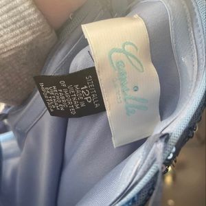 I used it one time for prom and will never wear it again